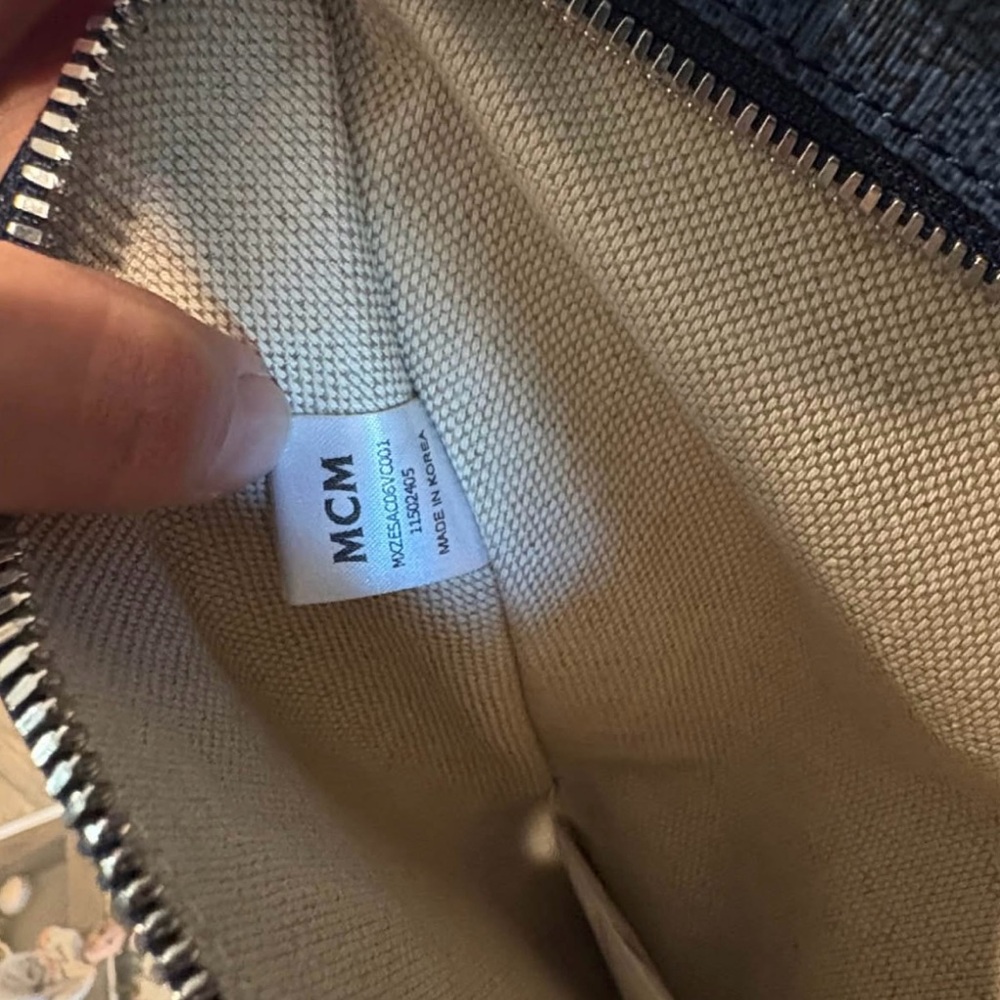 MCM Himmel Triangle
Crossbody Bag In Lauretos NWT - Picture 2 of 6